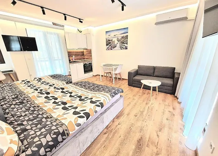 アパート Light ヴァルナ